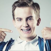 Пациент БИЭМ с брекетами